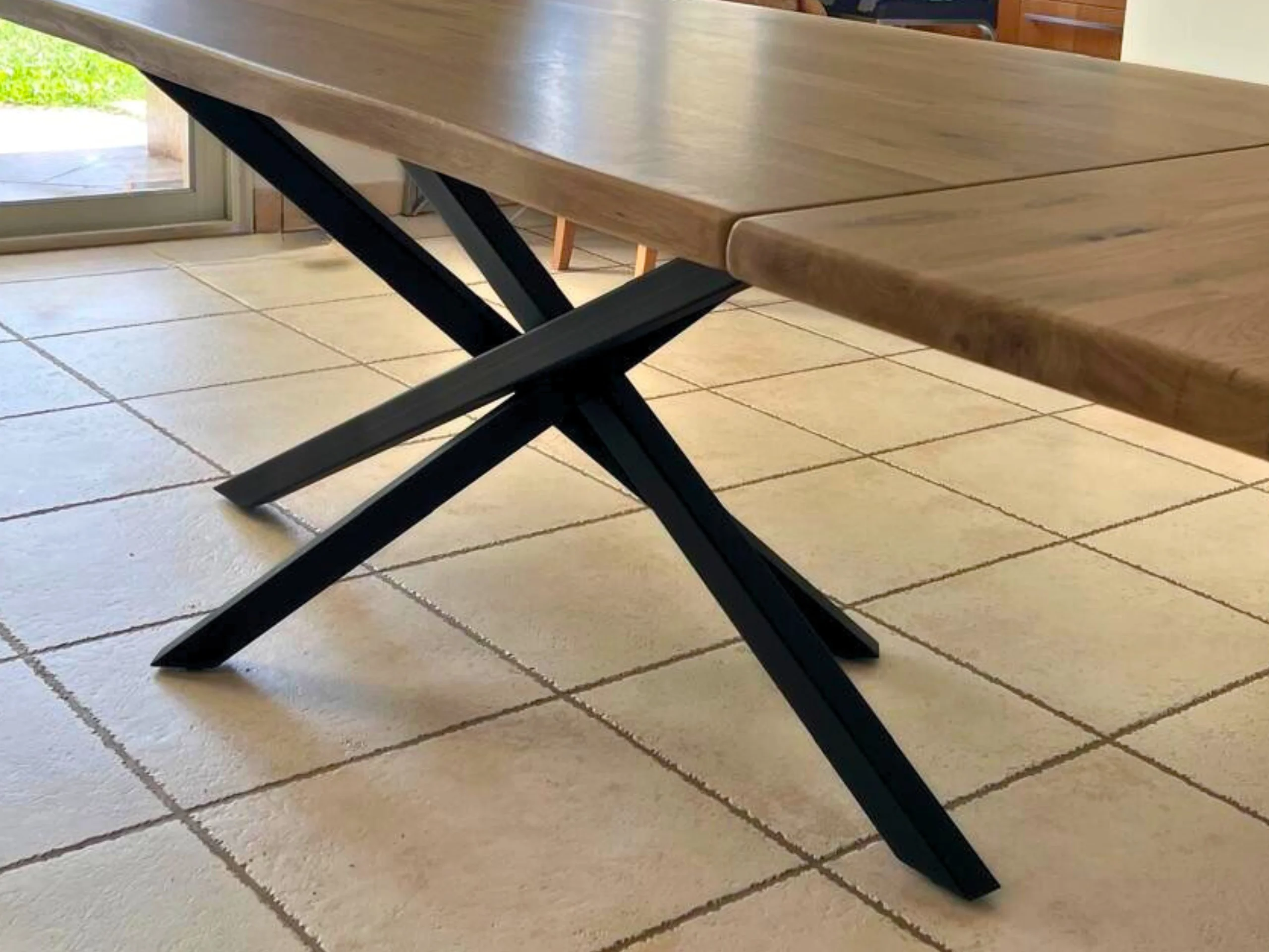 Pied de table en forme de Mikado