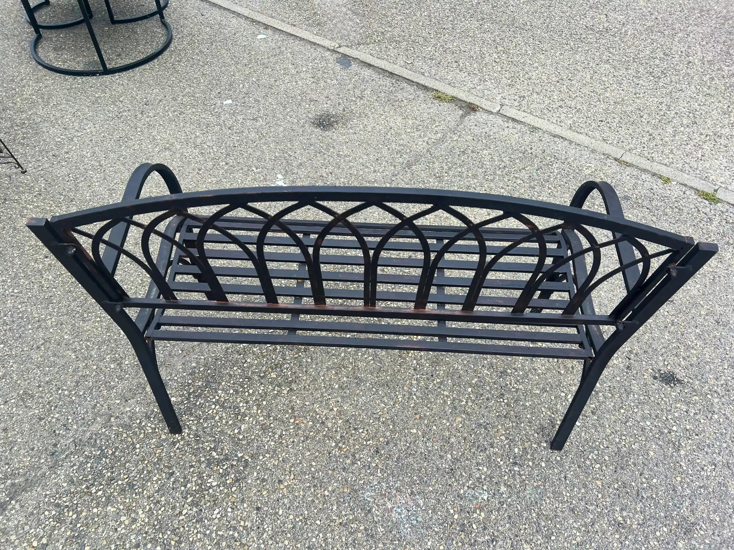 Un banc en fer forgé ancien