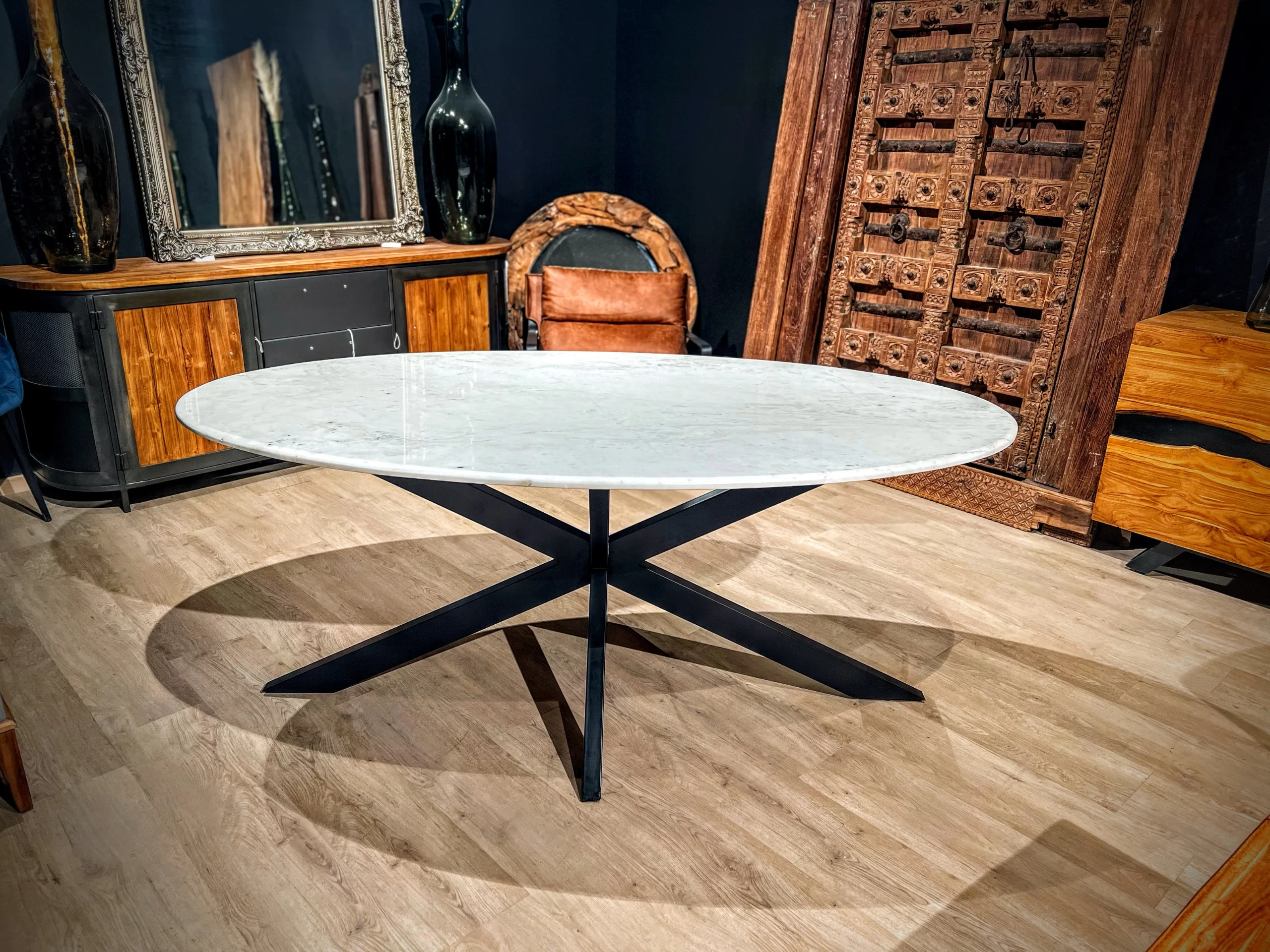Table à Manger Ovale ELMA En Marbre Composite - Pour 6 Personnes, Style Moderne Et élégant