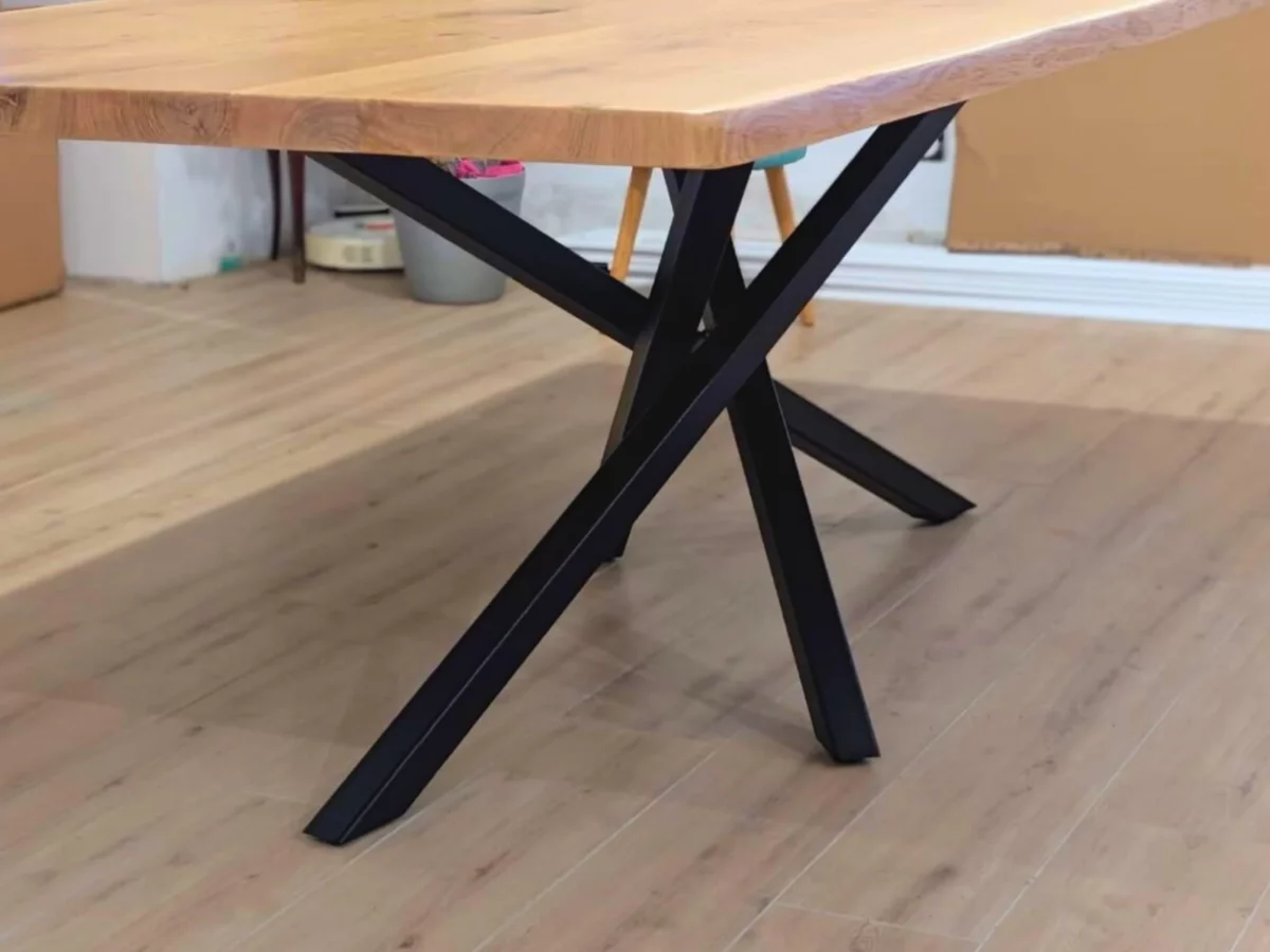 Pied de table Mikado en métal noir