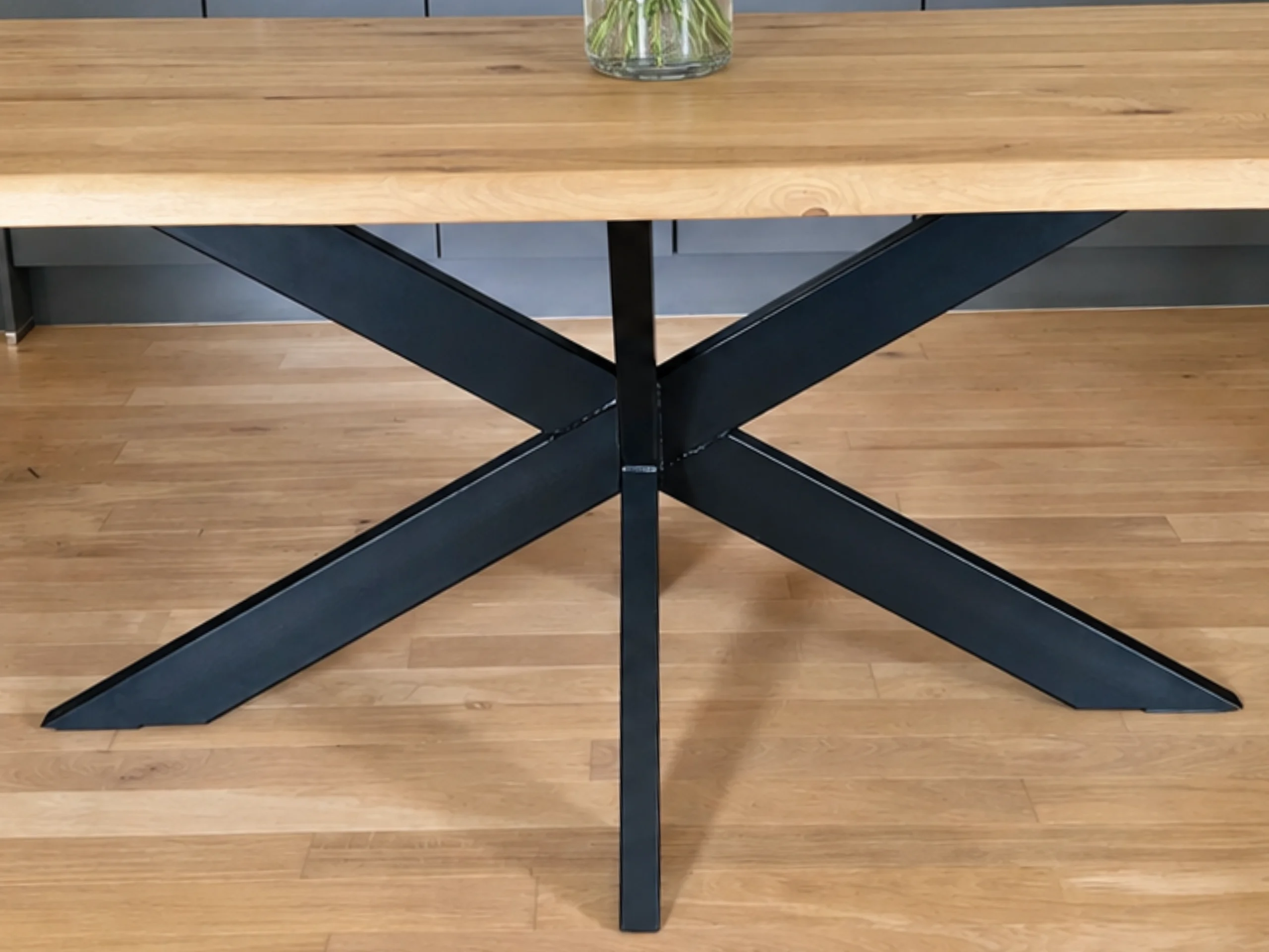 Un pied étoile de table à manger