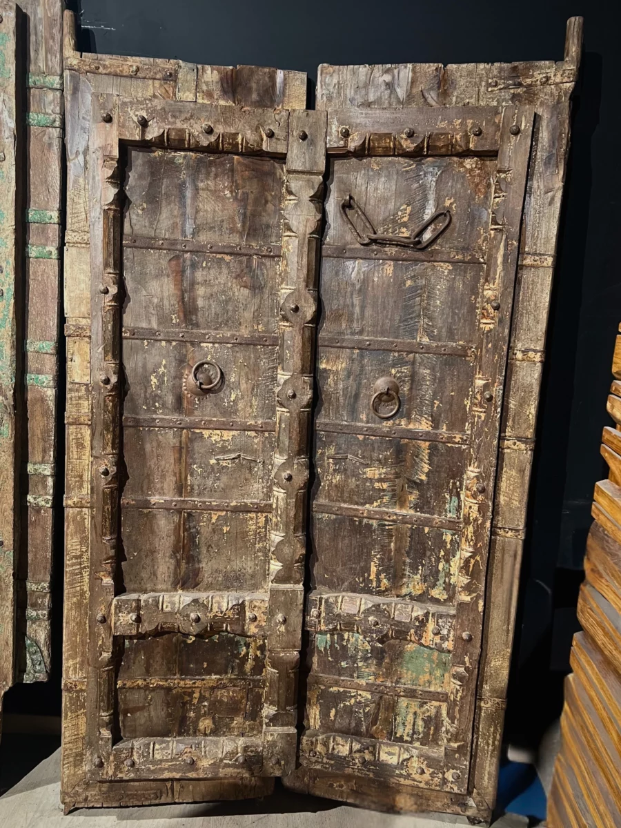Porte indienne sculptée en bois