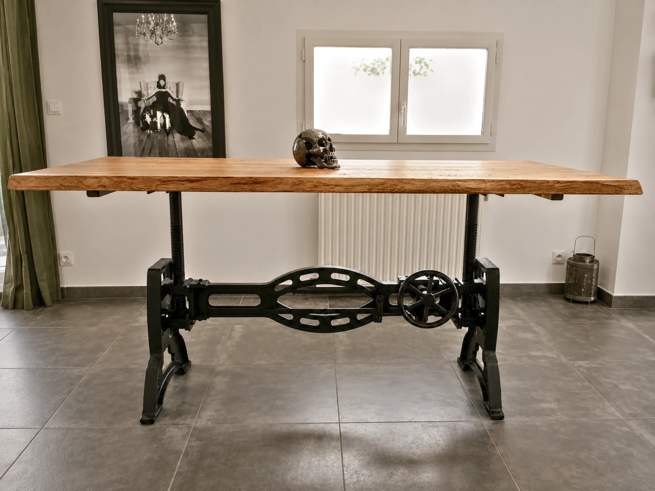 Une table à manger réglable