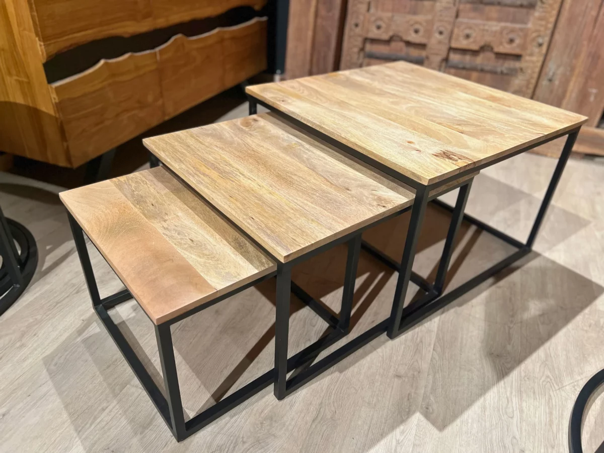 Un ensemble de table basse gigogne en bois