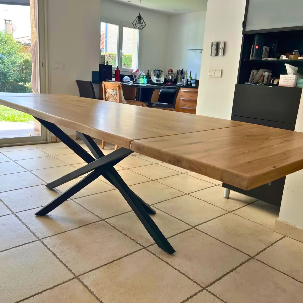 Une table Mikado dans une cuisine