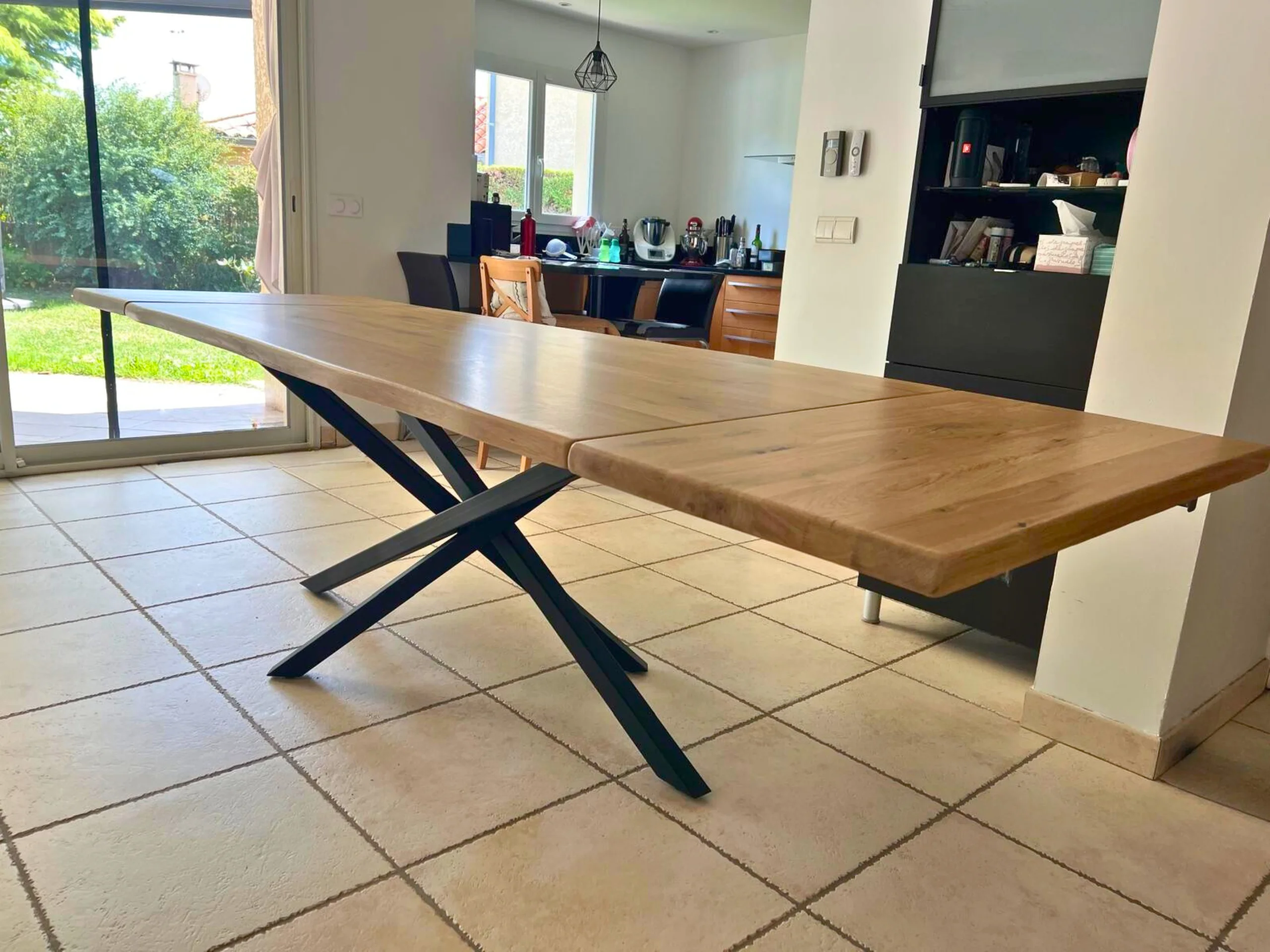Une table Mikado dans une cuisine
