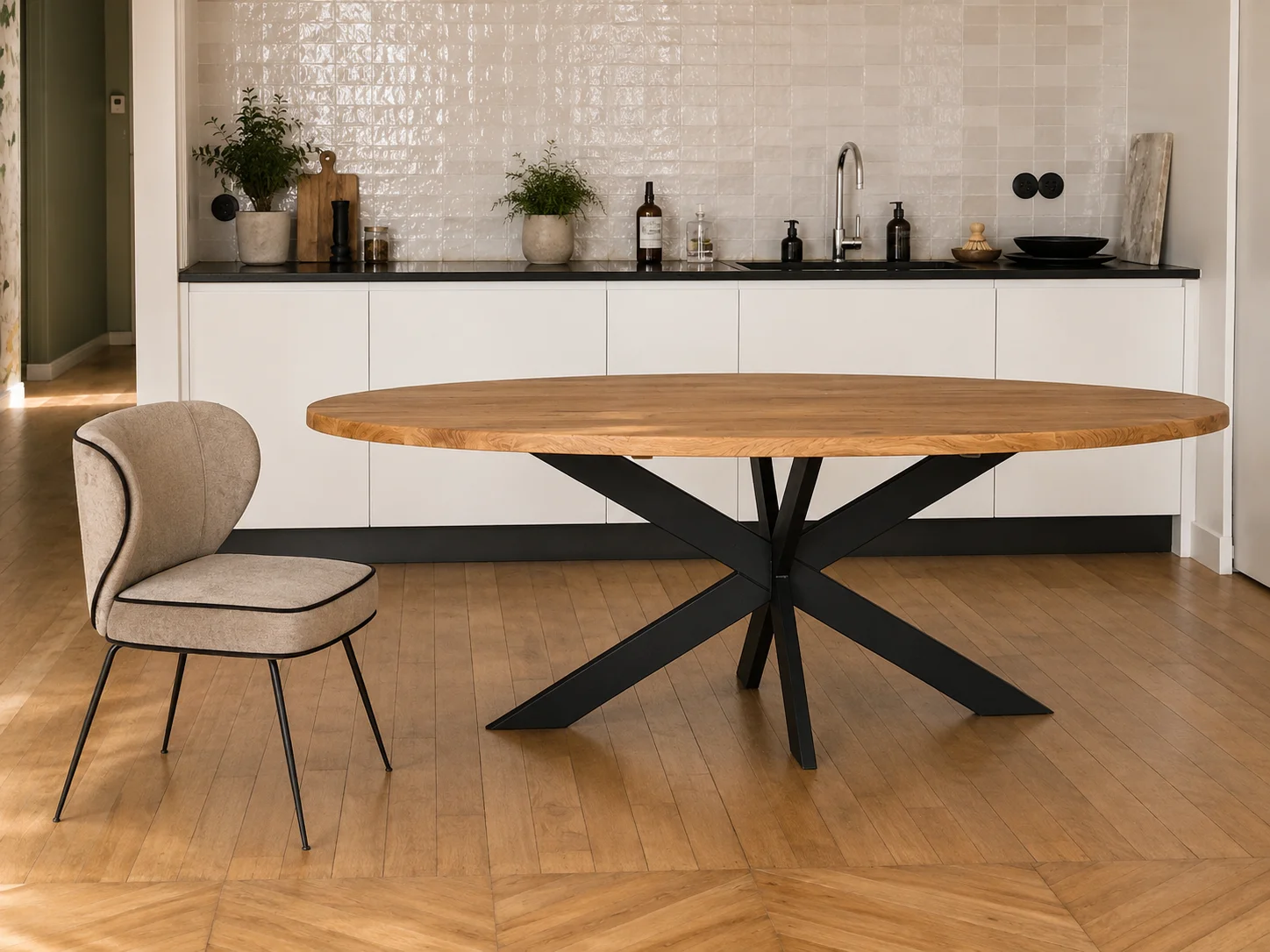 Une table en bois industriel
