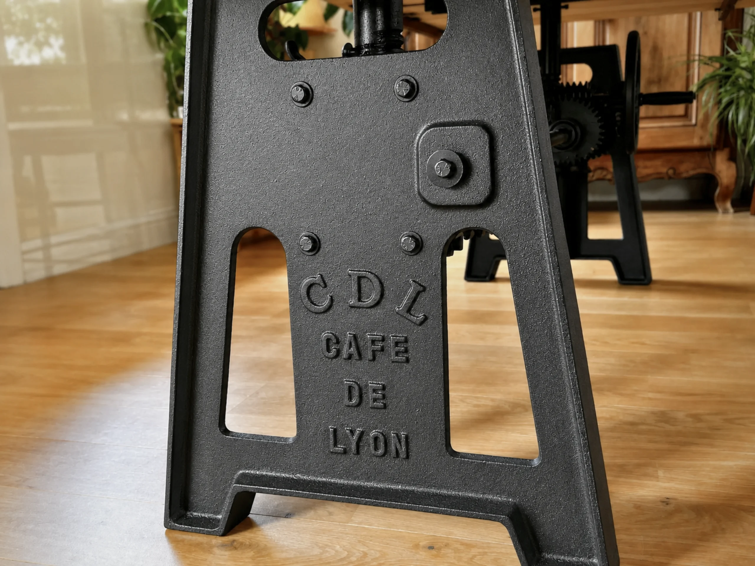 Une table réglable en hauteur industrielle