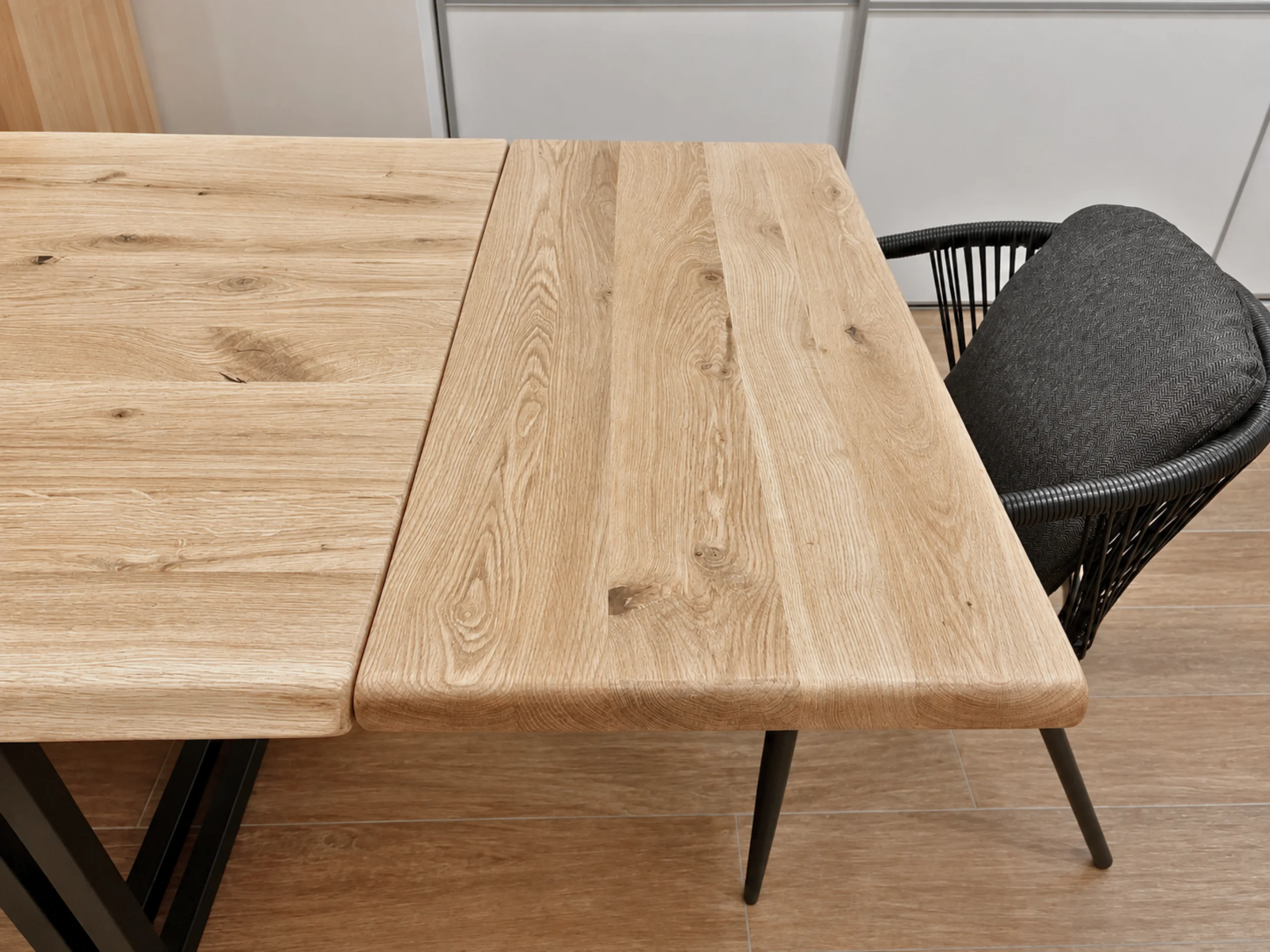 Un système de rallonge de table