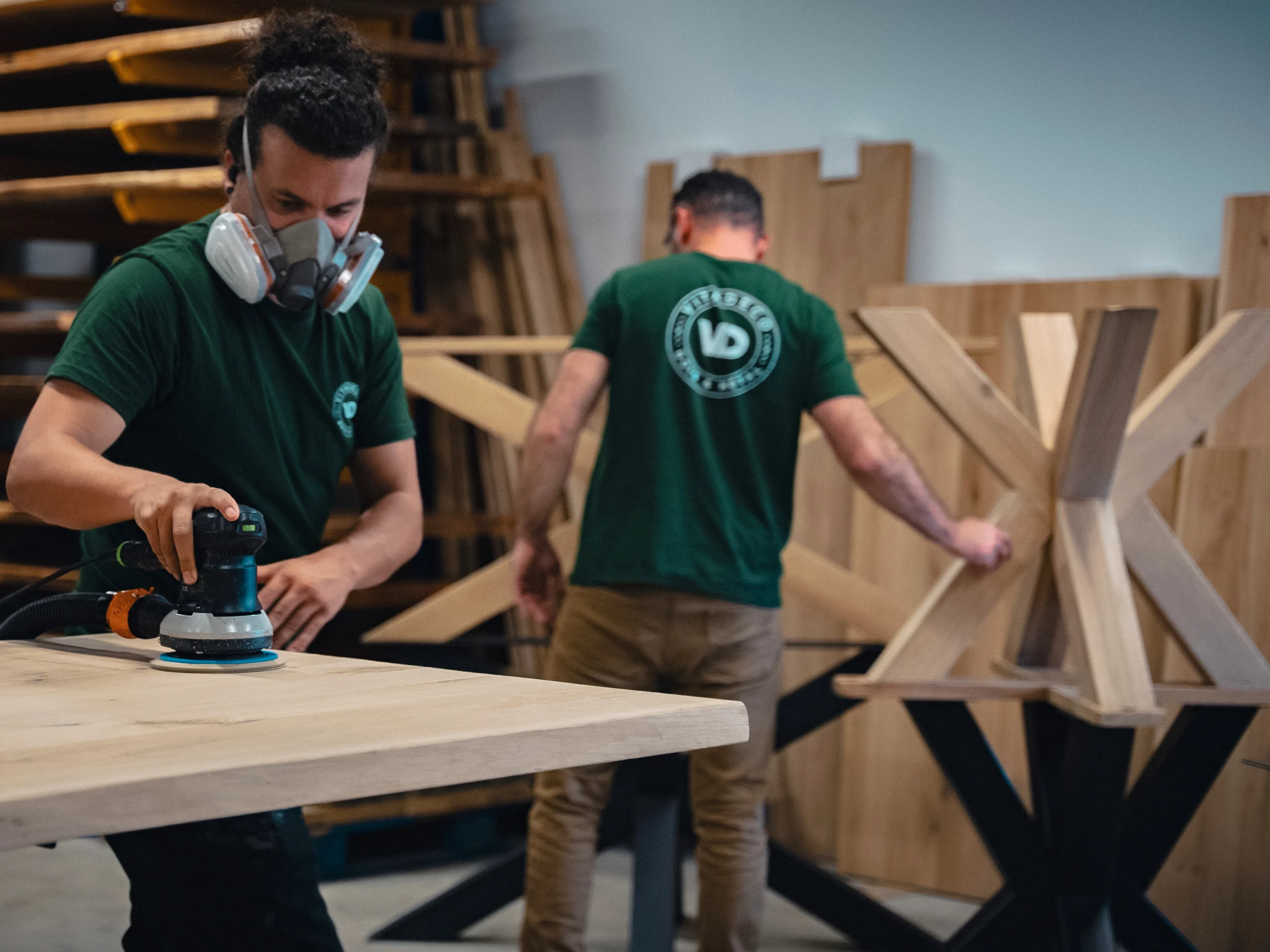 Comment poncer une table en bois