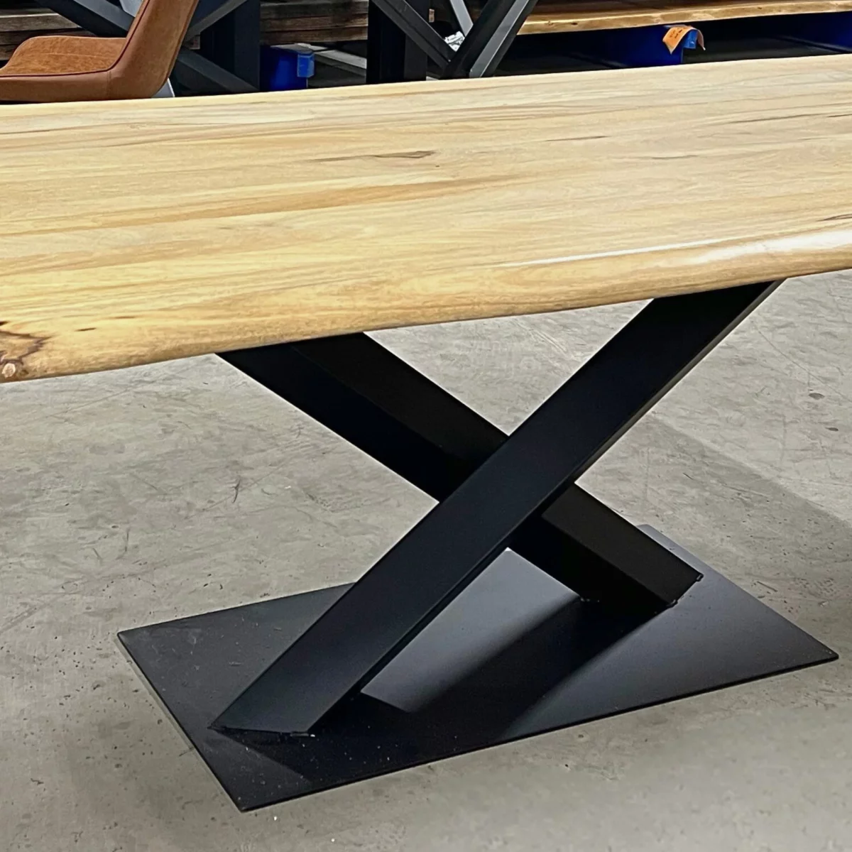 Un piètement de table à manger