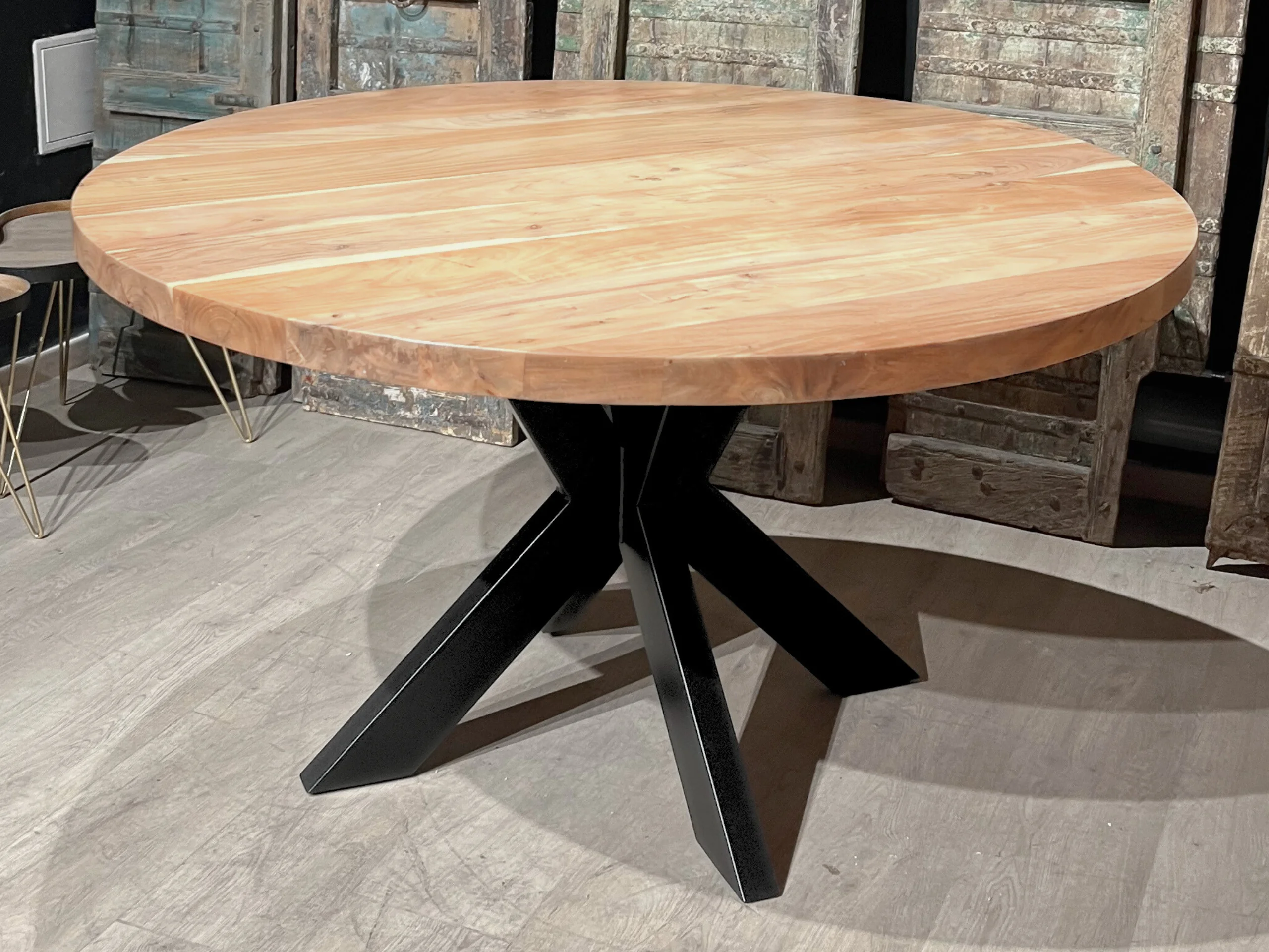 Un pied pour petite table à manger