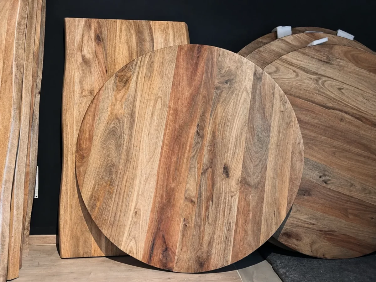 Un plateau en manguier sur mesure