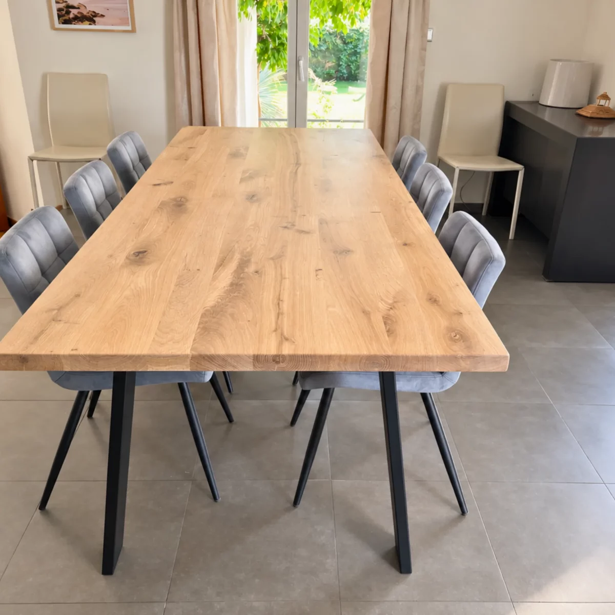 Une table bois et métal